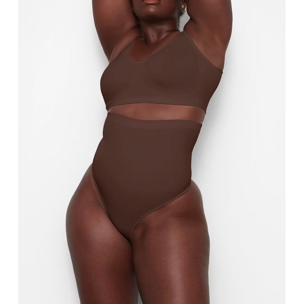 SKIMS Seamless Sculpt High-Waisted Thong Cocoa Brown Size Medium M